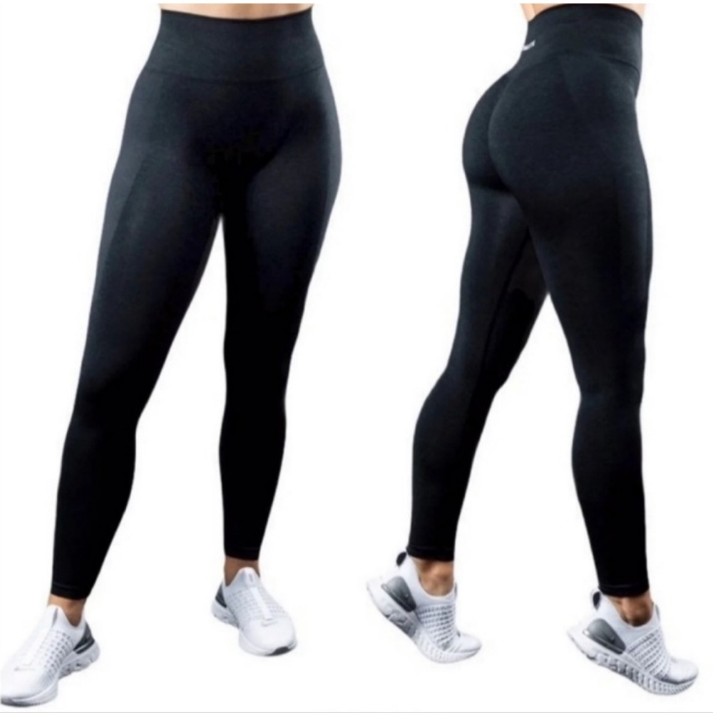 ISO jet black or black marl amplify leggings!!!